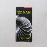 Flyer zur Ausstellung "Natur ganz Nah" im Kunsthaus Kaufbeuren